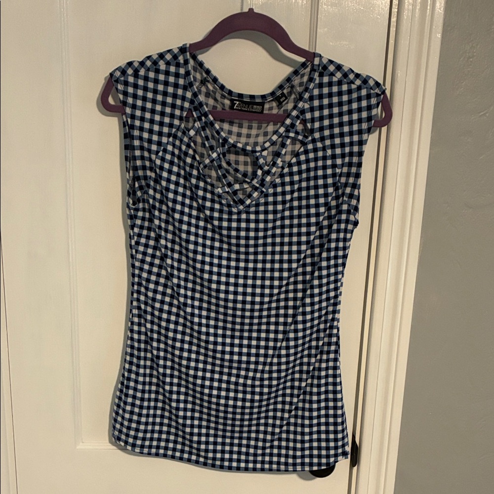 Stylish Checkered Sleeveless Blouse